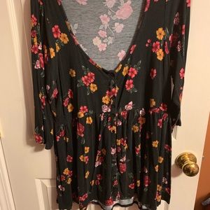 Flower shirt size 2 torrid